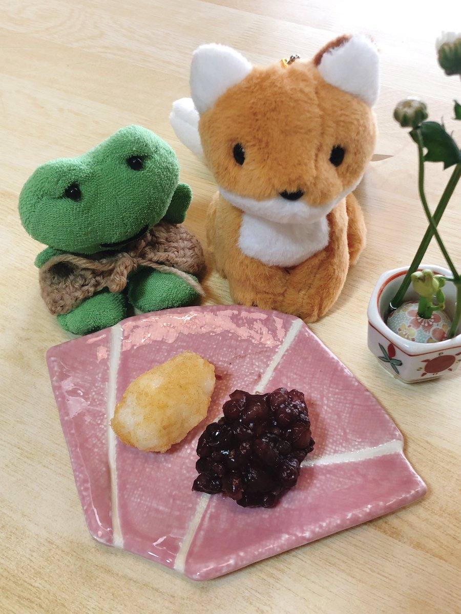 ﾝ待たせたねぇ〜〜〜〜〜〜〜ｯ！！！！！！！
るみ特製…………おはぎ(春はぼたもち)だよ……ｯ！！