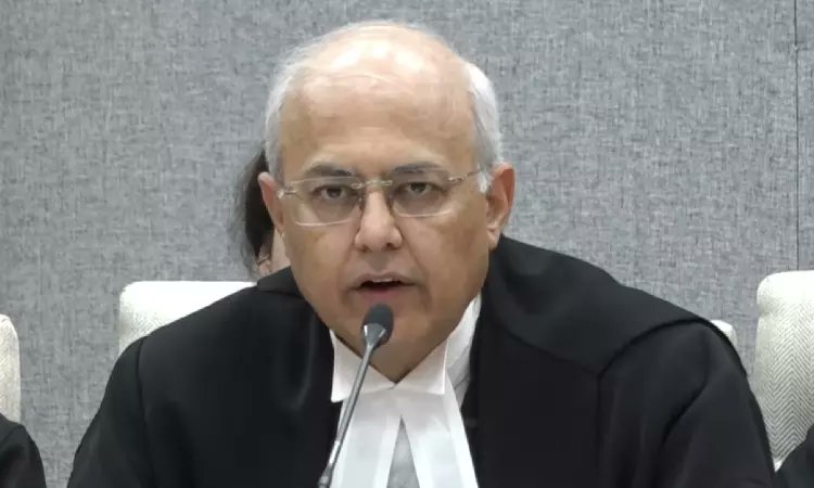 "A high court judge can only function when he has full power and full authority. He can't be scared of a transfer; you have to empower him. You can't emasculate a judge by putting the fear of transferring him." - Justice Manmohan.