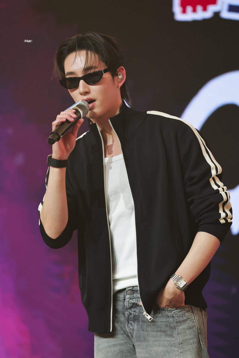 𝑀𝑈𝑆𝐸 tweet media