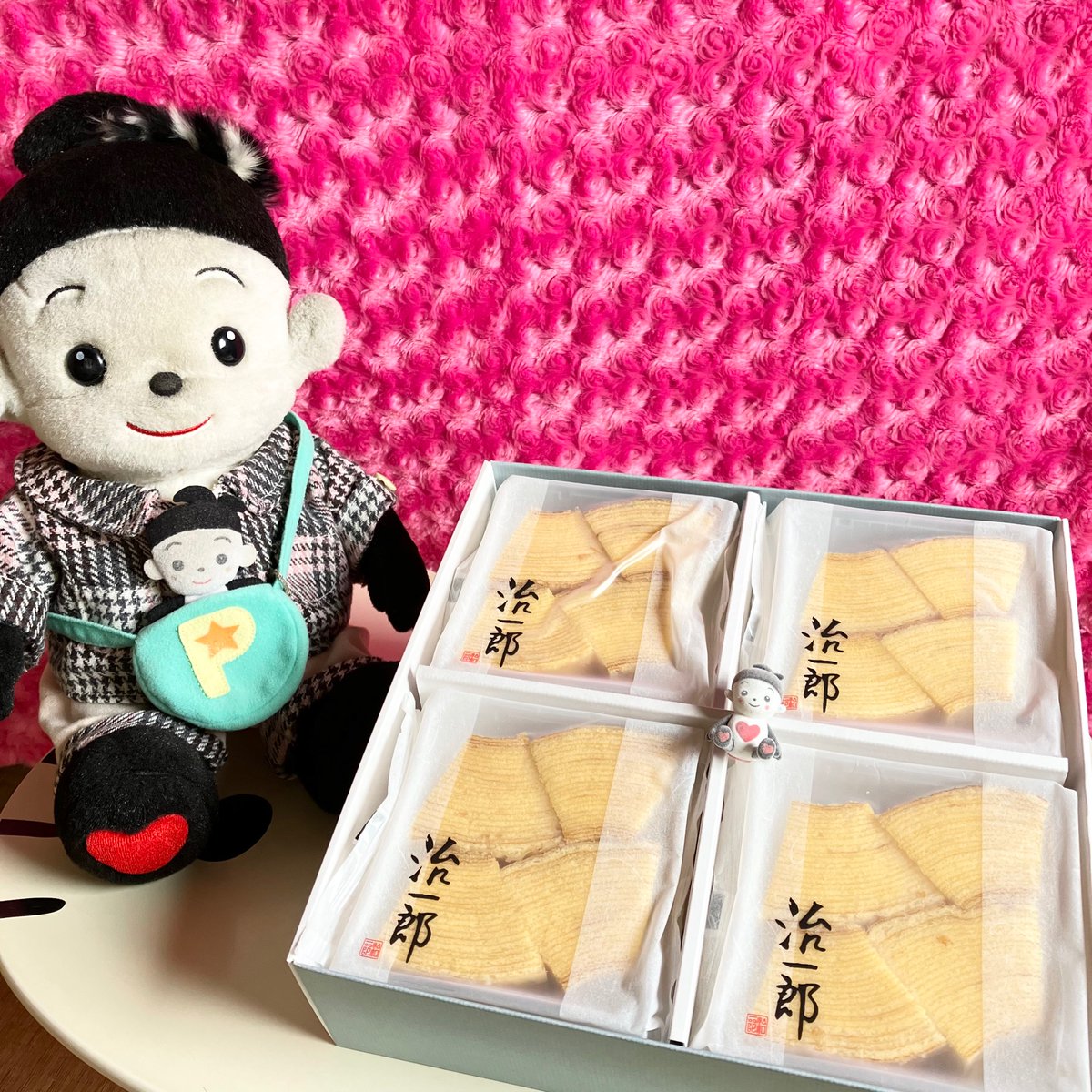 suchu2ko's tweet photo. 治一郎のバウムクーヘン買ってきたよ🧁
ここのバウムクーヘンが1番美味い🤤
食べるの楽しみだね😻
#プリモプエル https://t.co/FVIcdUAggU