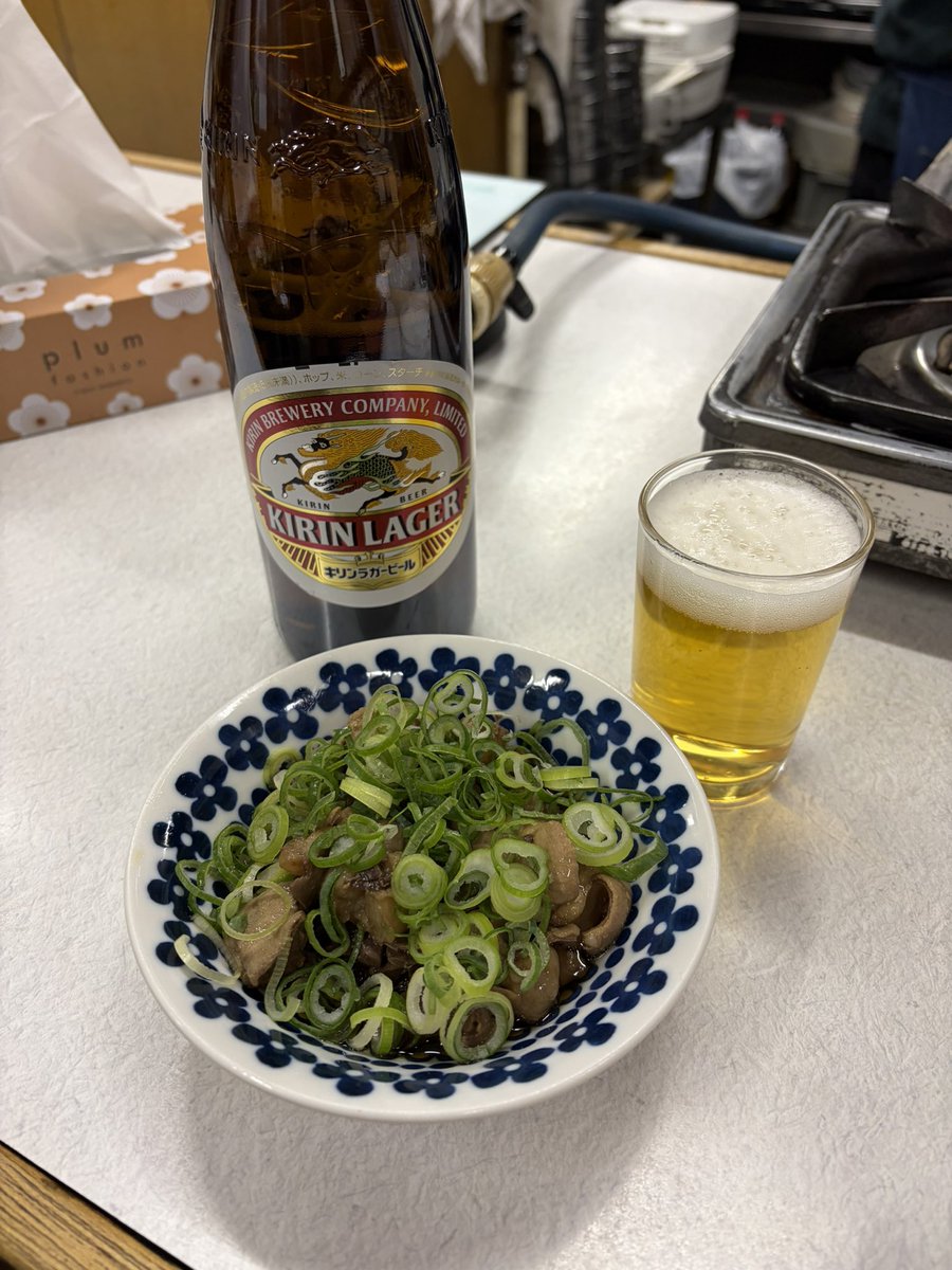 安定のキリン、煮込み、鍋。あと、おまけで阪神のデラバン。