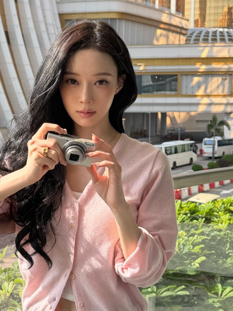 น้องหนาวไซน์วันนี้เหมือนลุคซาวเช็คคอนที่แล้วเลยยย พี่สาวคนสวยผมยาวอะ ฮืออออออㅠㅠㅠㅠㅠㅠ