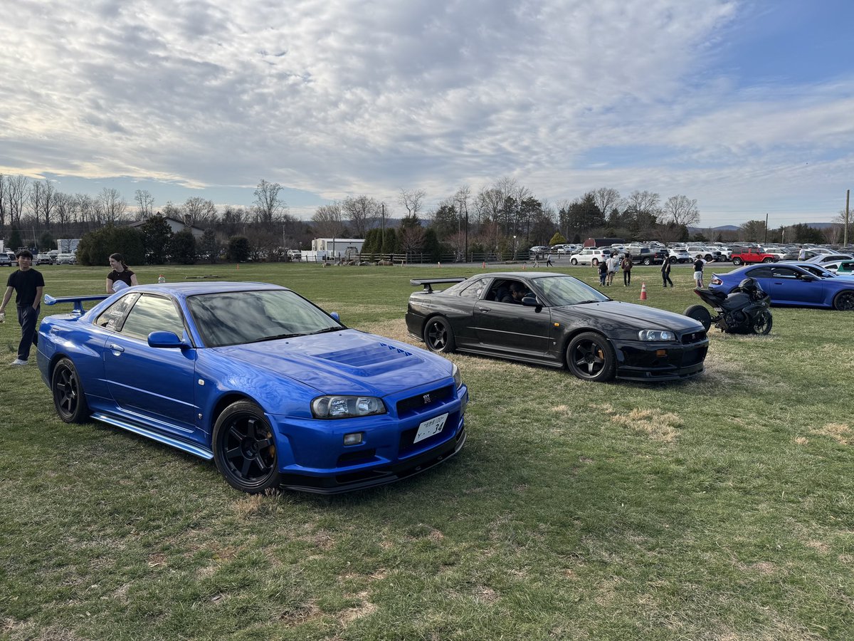 vibol_phan's tweet photo. Managed to appear at 3 different car shows and a cruise lol https://t.co/LQjEUgH3CO