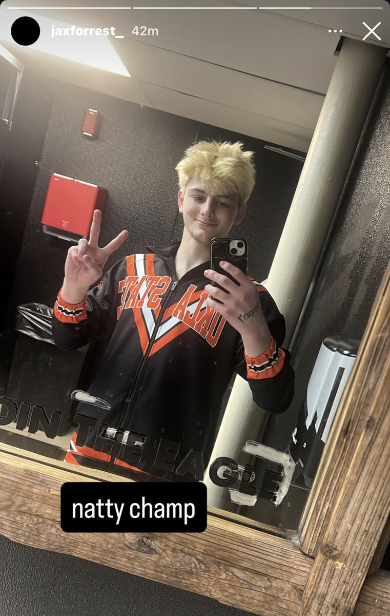 JBthehawkeye🐤 tweet media