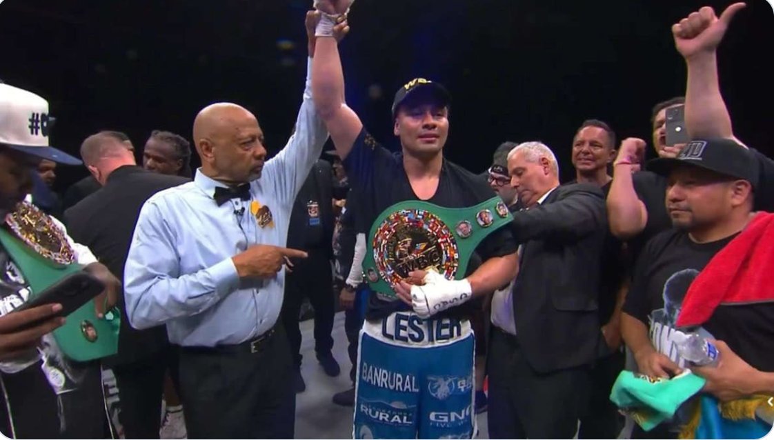 AAmigosdelPais's tweet photo. ¡Felicitaciones a Lester Martínez por hacer historia al conquistar el título mundial interino supermediano del Consejo Mundial de Boxeo! 🇬🇹🥊
Su triunfo llena de orgullo a Guatemala y demuestra que con disciplina y esfuerzo los sueños se vuelven realidad. #aapgt #lestermartinez #guatemala