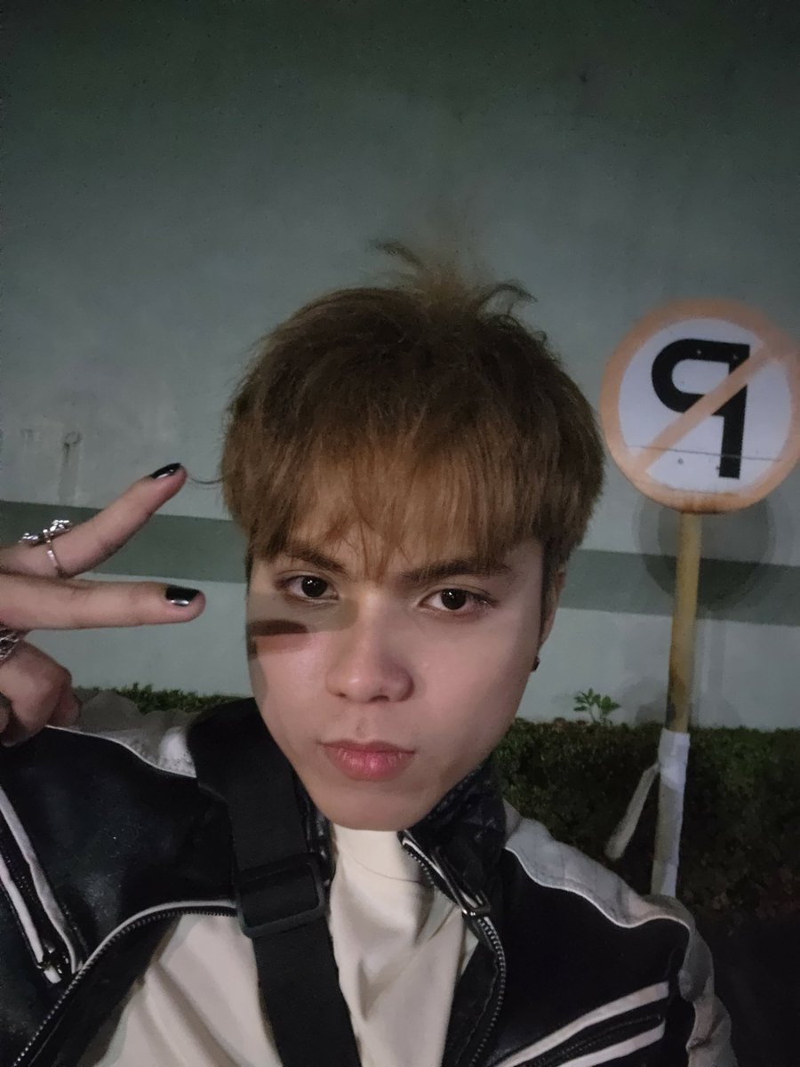 JEMstone_ofc's tweet photo. Thank you po Vibe PH for having Neo! π€π€
Ayuda selfie's ni boss Jem π‘π€
ποΈ March 21, 2026
π Meralco Theater
#VibePH #Neo #TV5 #Tugatog #Uprising #OPMCountdown #neo_ph #ReadyGlow #Neo_Jem https://t.co/wHmarpAmCP