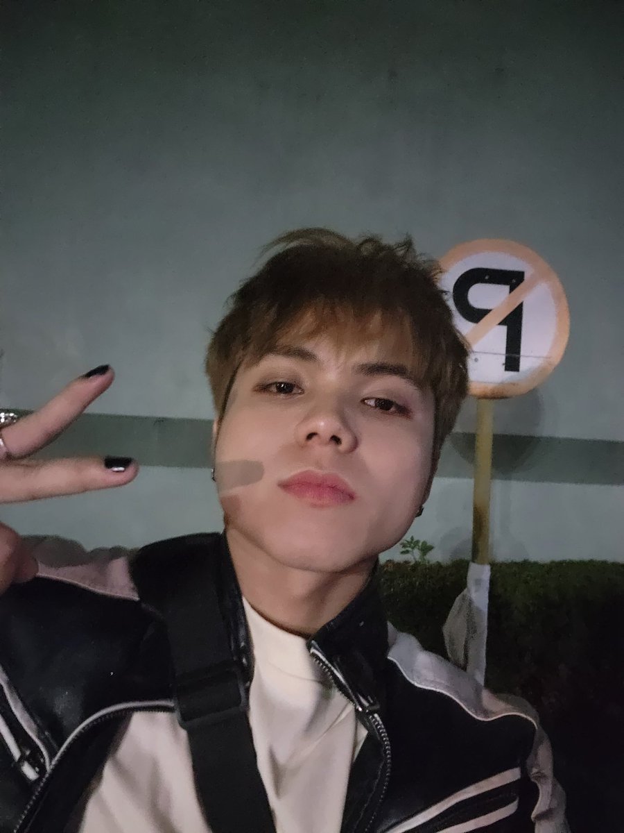JEMstone_ofc's tweet photo. Thank you po Vibe PH for having Neo! π€π€
Ayuda selfie's ni boss Jem π‘π€
ποΈ March 21, 2026
π Meralco Theater
#VibePH #Neo #TV5 #Tugatog #Uprising #OPMCountdown #neo_ph #ReadyGlow #Neo_Jem https://t.co/wHmarpAmCP