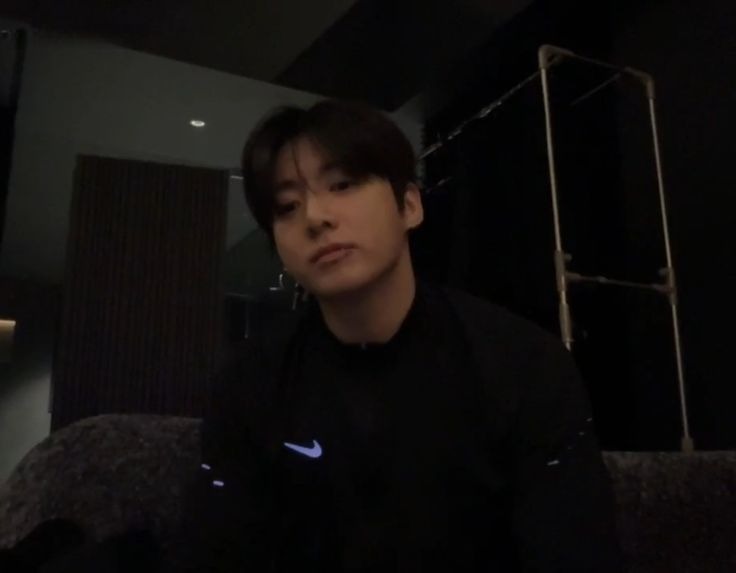 USE ' HEY / ✉️ ' - ENGLISH ONLY tweet media