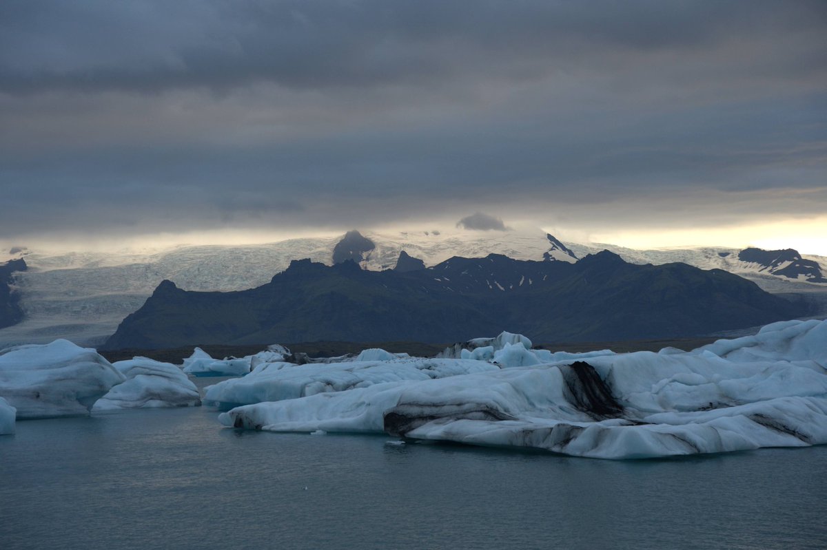 sun🌗moon 🥮cake #ไก่แก่แม่เมล่อน 🐔🍈 tweet media
