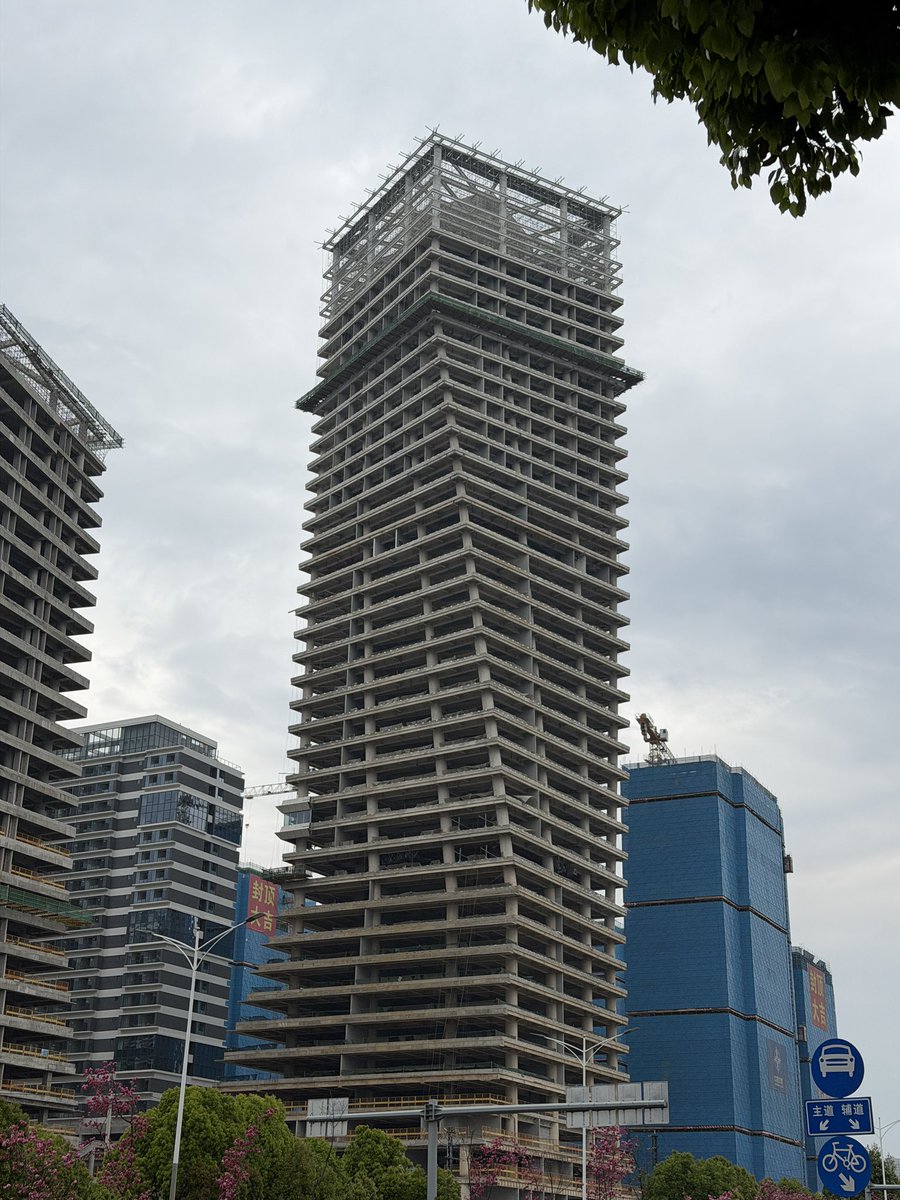 ビッグウェーブさん(本物) tweet media