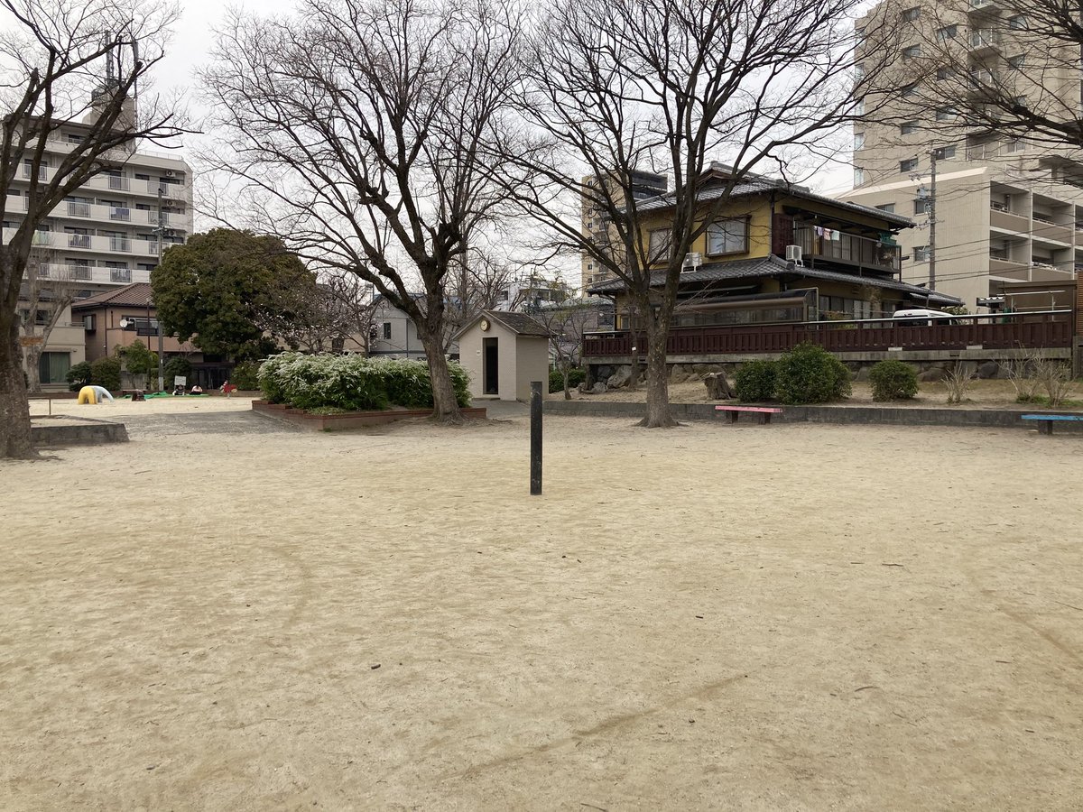 『名古屋の富士山すべり台』風媒社より好評発売中！ tweet media