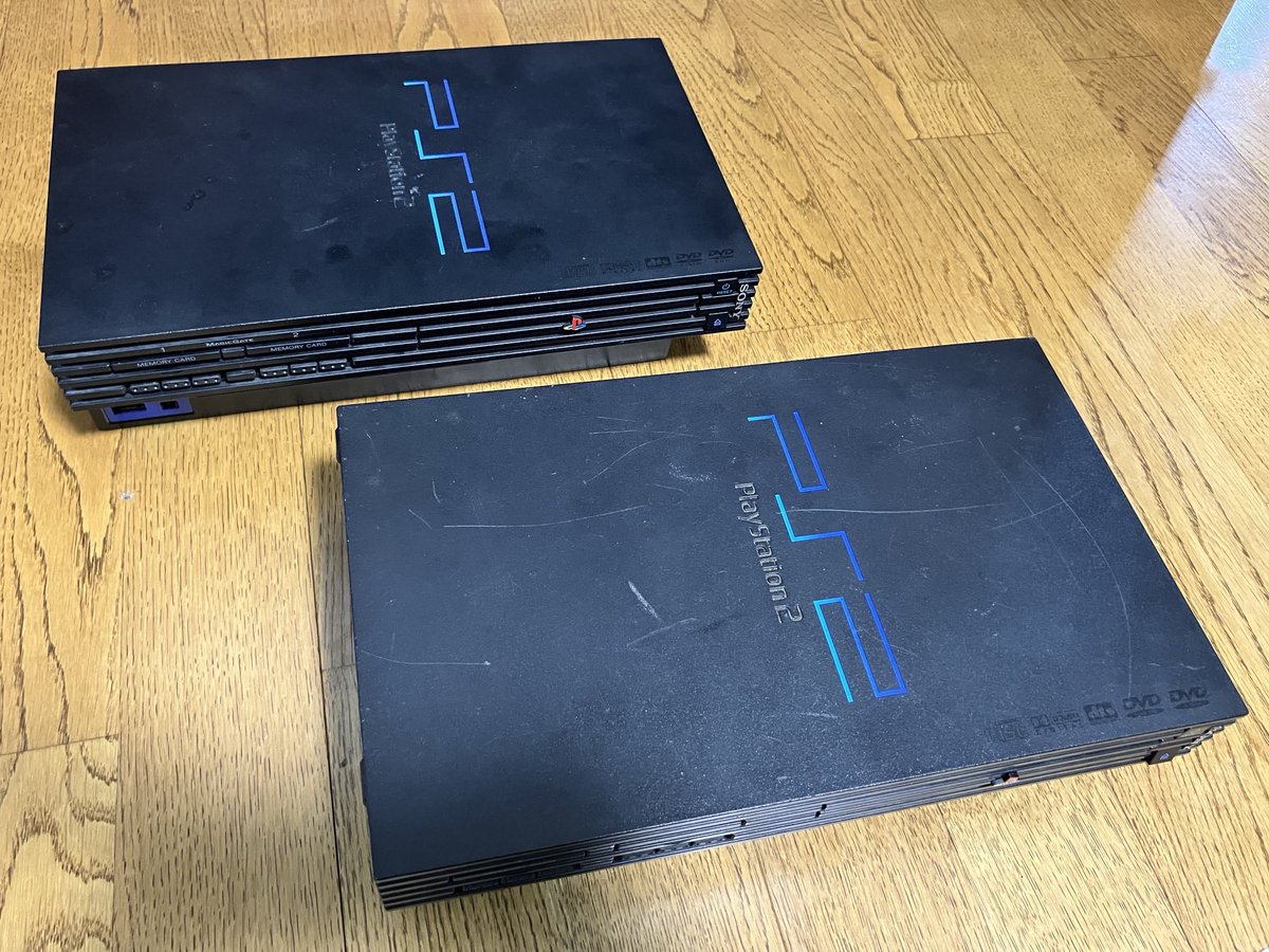 rivercross1154's tweet photo. 我が家でPS2も2台見つかったけど、1つは誰の？ https://t.co/foo7jSnf2c