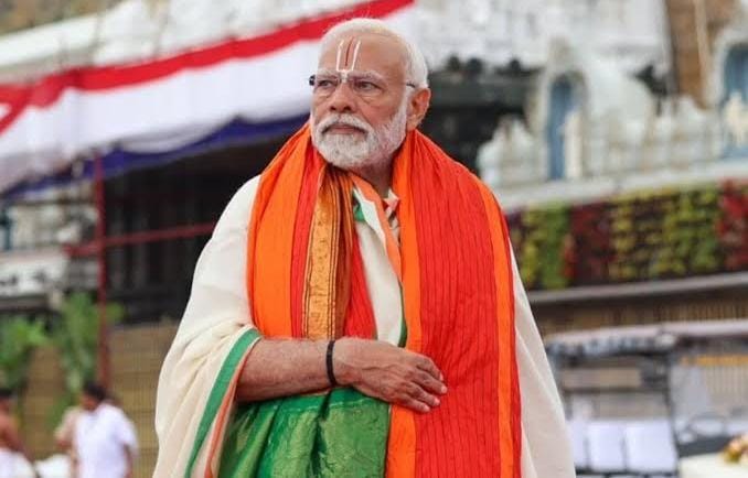 🚨 LANDMARK MOMENT in Indian political history

PM Narendra Modi BREAKS Pawan Kumar Chamling’s RECORD to become the LONGEST-SERVING Head in public office in India. 

— PM Modi: 8931 days
— P Chamling: 8930 days