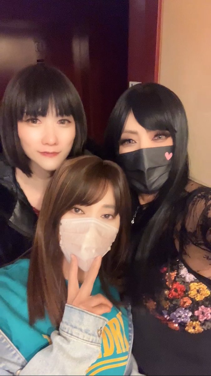 Rarachan_yoro's tweet photo. 昨夜はﾄﾞﾝｷで買い物してｵｰｸﾗへ
╰(‘ω’ )╯三

久々の”リンᒼᑋªⁿ♥︎” https://t.co/5a4LDrwMr4