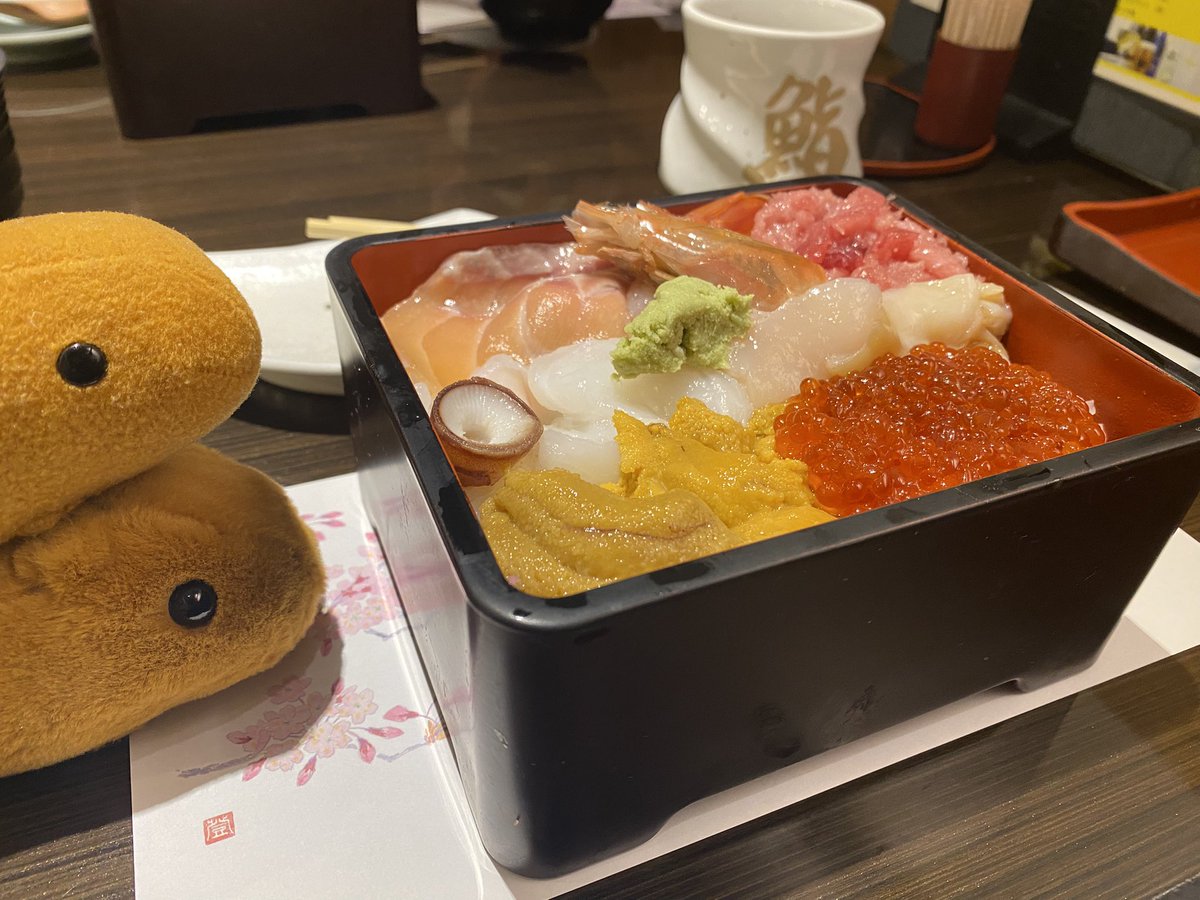 チロル tweet media