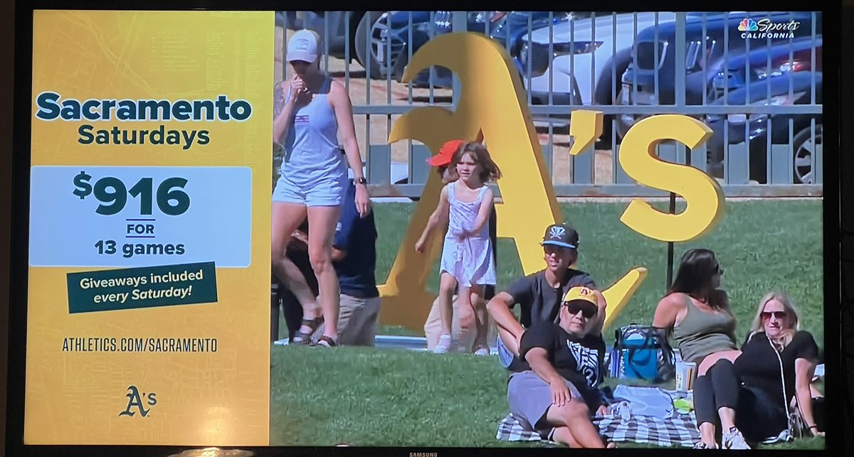 RGuy999's tweet photo. See a problem here? @LastDiveBar @Athletics @Yankees #FJF #SELL https://t.co/758tumhaE9