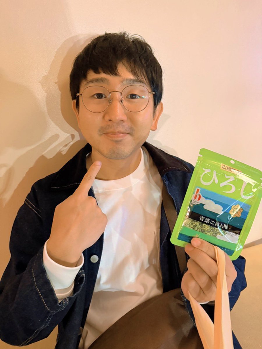 seijitsuhiroshi's tweet photo. 今日誕生日！ひょ✋
親から本格的に健康を心配される歳になってしまいました🥲
まだまだ頑張りますのでムチ打ってください！ありがとうございます！フレッシュに参ります！
物なんていらないですからね。あったら貰います。いいねだけでも嬉しいですからね。
もしあるんだったら貰うということです。 https://t.co/AYbEq4nfpO