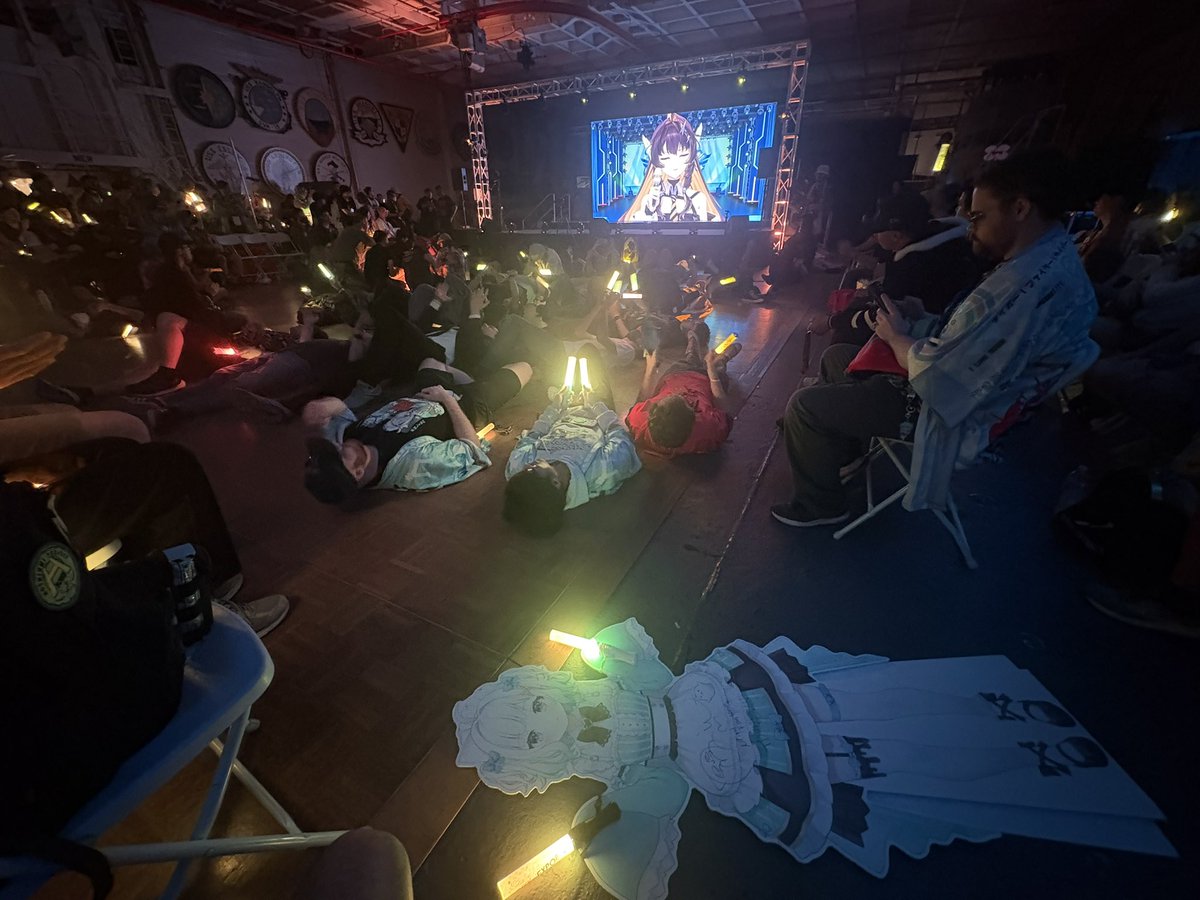 PagePyralis tweet media