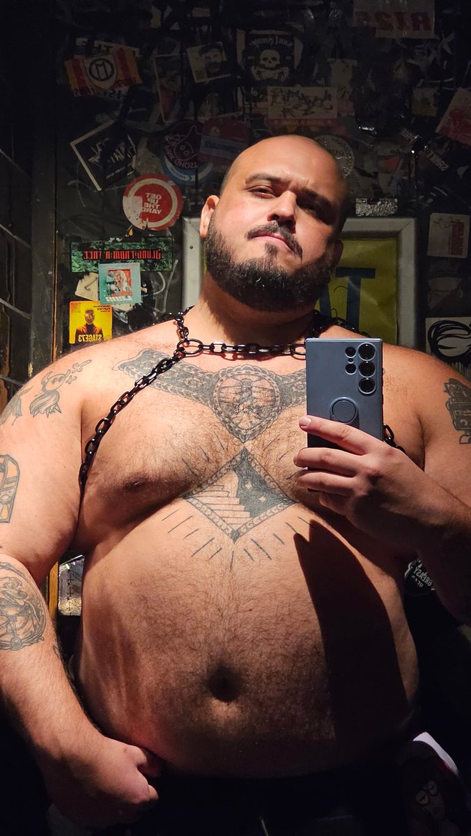 glowing bait tweet media