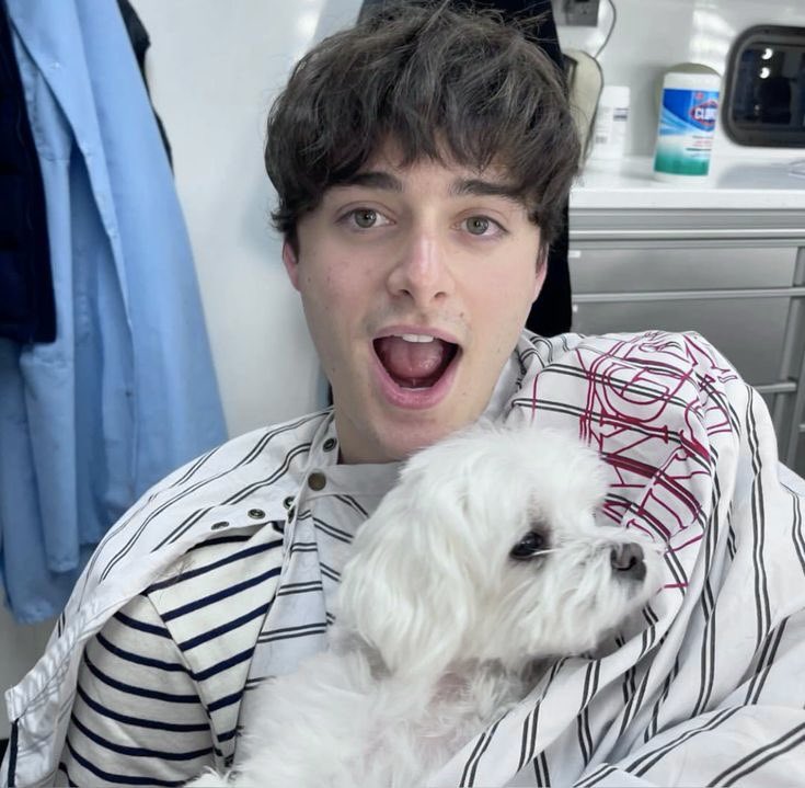 Eli 💛 tweet media