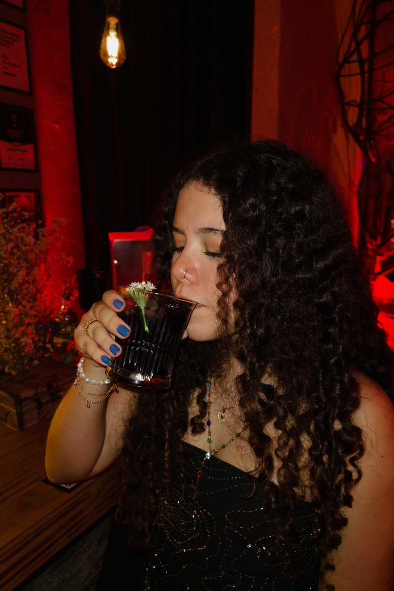 𖦹 vika tweet media