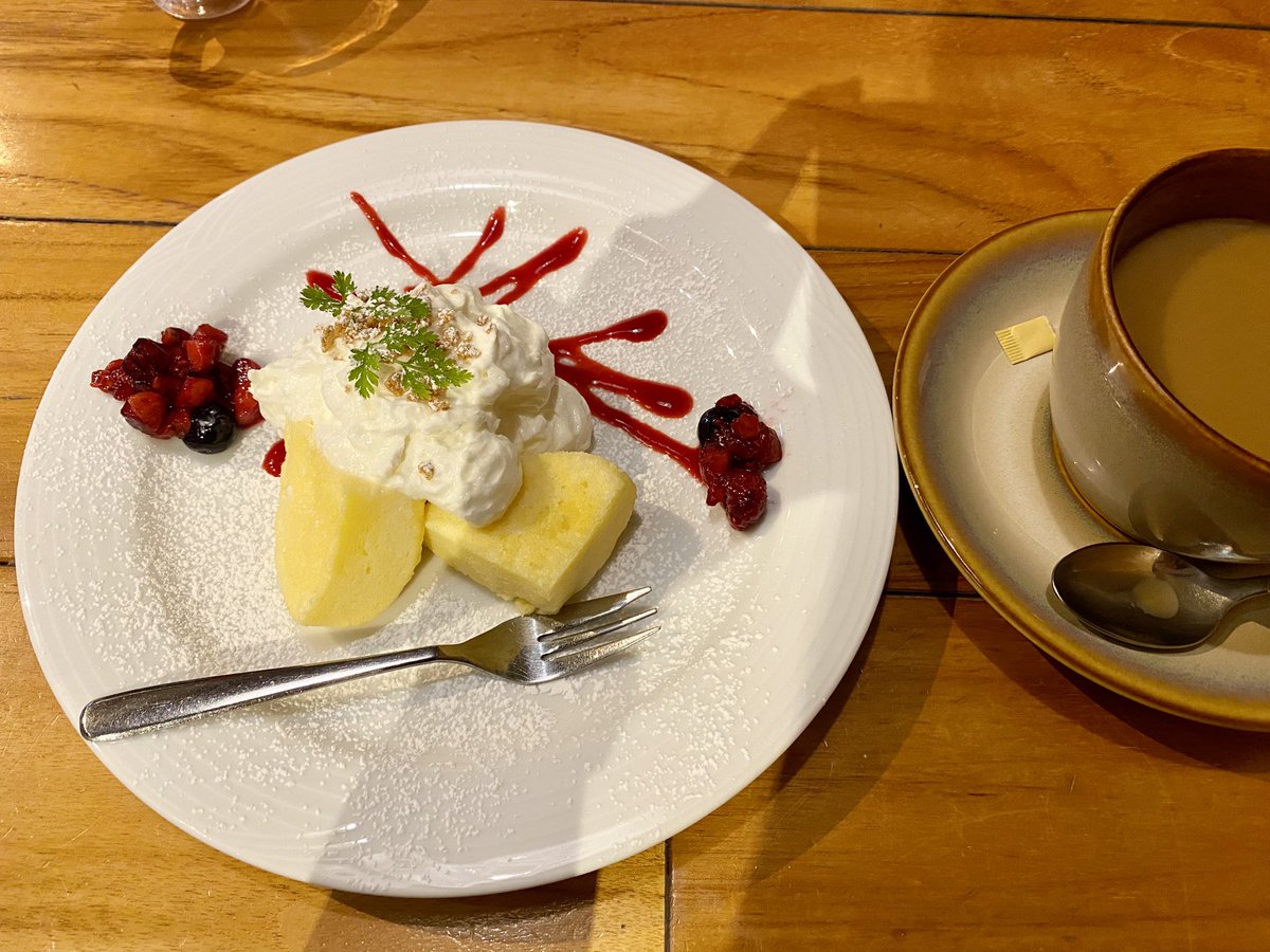ES_LOVE_BTS's tweet photo. 金曜日は昼からたくさん食べた！
初めてPARCOのスシロー行ったけど、種類がたくさんあって選ぶの楽しかったし、おいしかった😋
そのあと、カフェを挟んで夜はサムギョプサル🐷
定期的に食べたくなる🥰 https://t.co/W1xGe2nj5x
