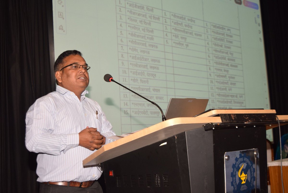 csir_iicb's tweet photo. संस्थान के सभी वैज्ञानिकों / तकनीकी कर्मचारियों / प्रशासनिक कर्मचारियों के लिए दिनांक 13.03.2026 जे.सी.रे प्रेक्षागृ�� में जनवरी-मार्च 2026 तिमाही का हिंदी कार्यशाला आयोजन किया गया। https://t.co/gDTT6yzdMK