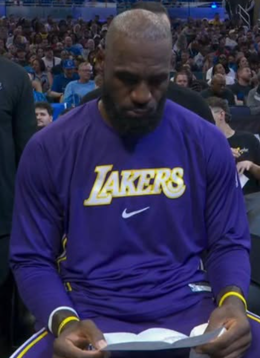 Apex Jones tweet media