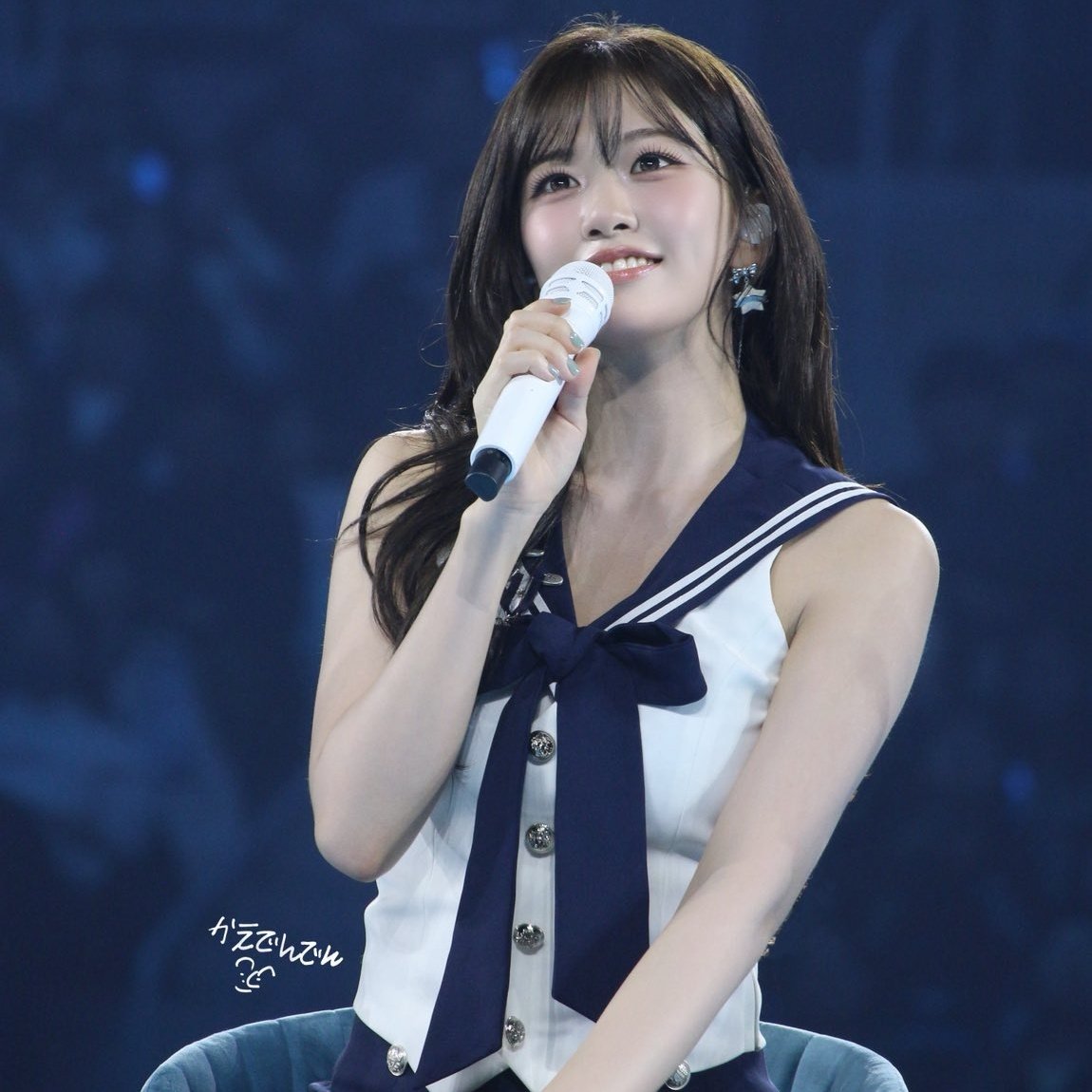 Yujin be like: 

Vocal Tone like Taeyeon
Height like Sooyoung 
Built like Yuri
Vibes like Tiffany