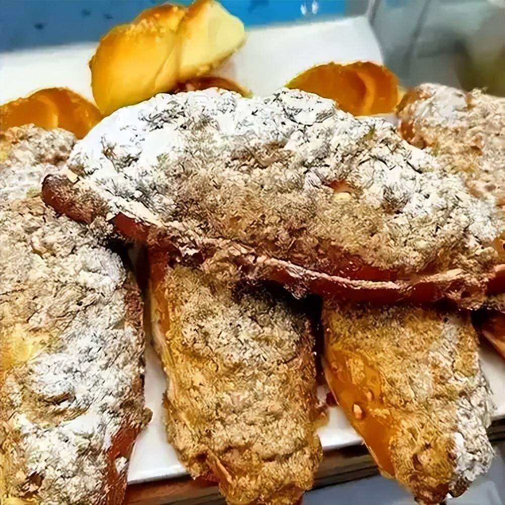 Deadpool03315's tweet image. Baked my first sourdough loaf! Crusty crust, chewy crumb, u0026 pure joy in every slice.  #HomeBakingMagic