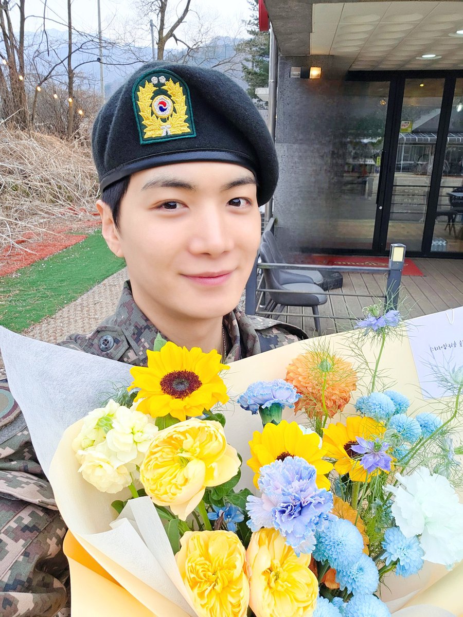 종현아 어디까지 왔쫑? tweet media