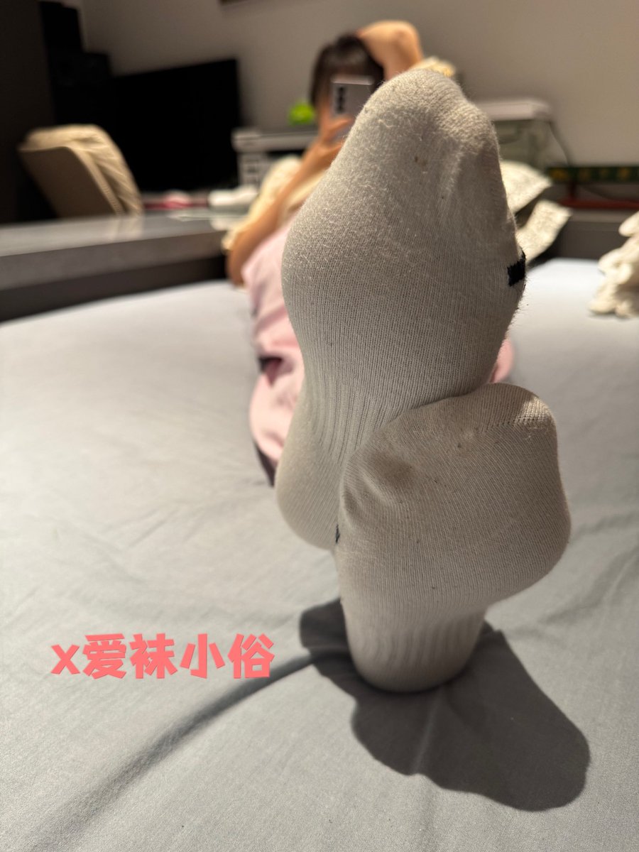 爱袜小俗 tweet media