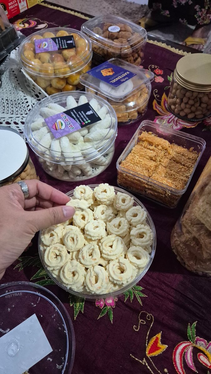 Ratri Chibi  tweet media