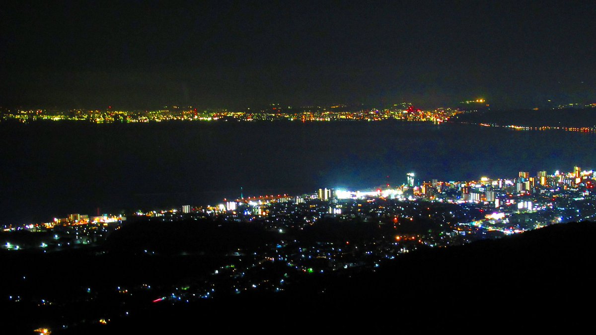 DorcusUSA's tweet photo. ⭕十文字原展望台❗
　(日本夜景遺産)

🌟 宝石の星空と夜景🌟

インスピレーション！

新しい発想と創作意欲！
得られる😊

撮影場所：大分県 別府市 野田
撮影日時：2026年 03月 22日
撮影者名：Toshi

#インスピレーション
#夜景スポット
#十文字原
#展望台
#創作
#発想
#大分県
#別府市
#夜景
#夢 https://t.co/DBcJAqRwD8