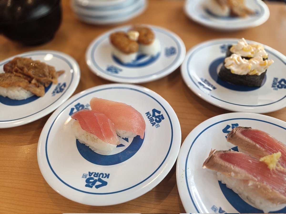 ryota_m's tweet photo. 子どものスイミング帰りの #くら寿司🍣🍣🍣 #ランチ https://t.co/Rfdpsgkt3o