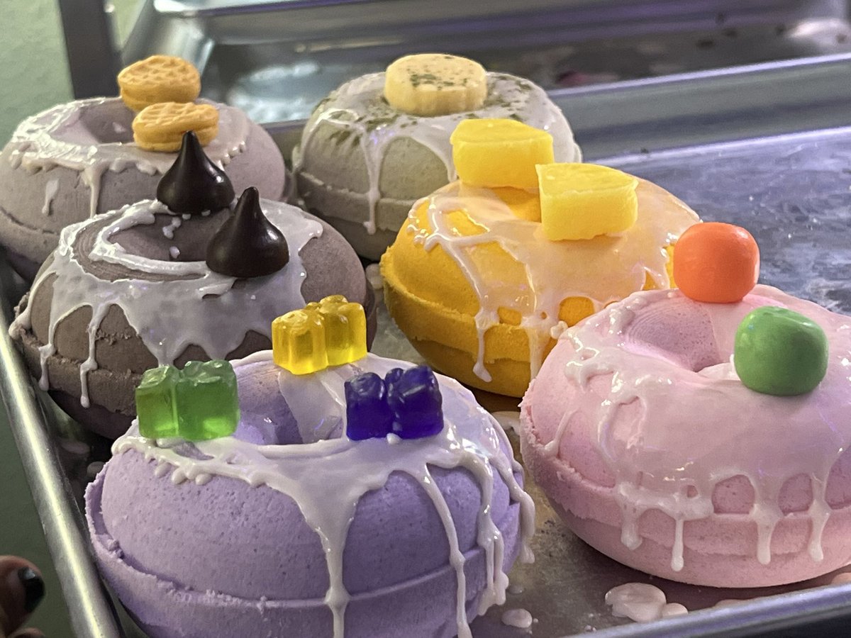 The Bath Bomb Dealer 🧖🏽‍♀️🧖🏻🛀🏽 tweet media