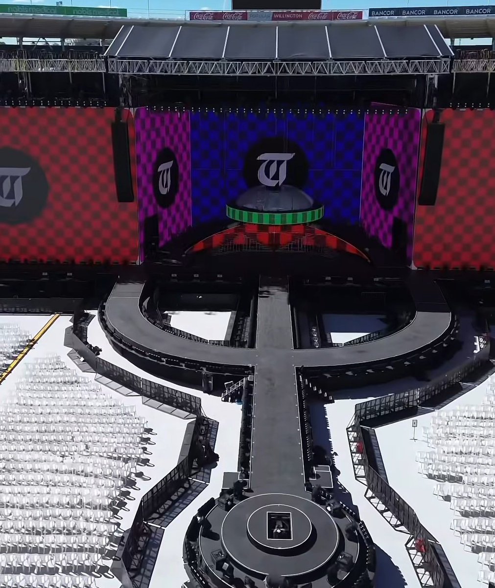 tiniElCielo tweet media