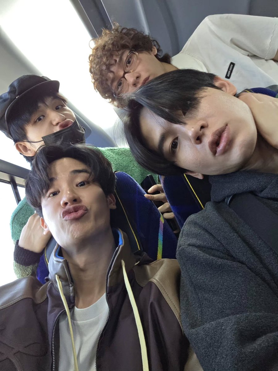 เม็ดมาก มีรูปคู่แต่เก็บไว้

#เตนิว #TayNew