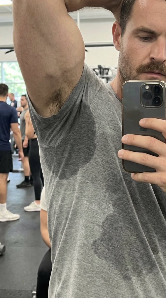 AndreeErrera's tweet photo. I love showing my armpits ❤️🔥😈🍆 https://t.co/7TssdJFneU