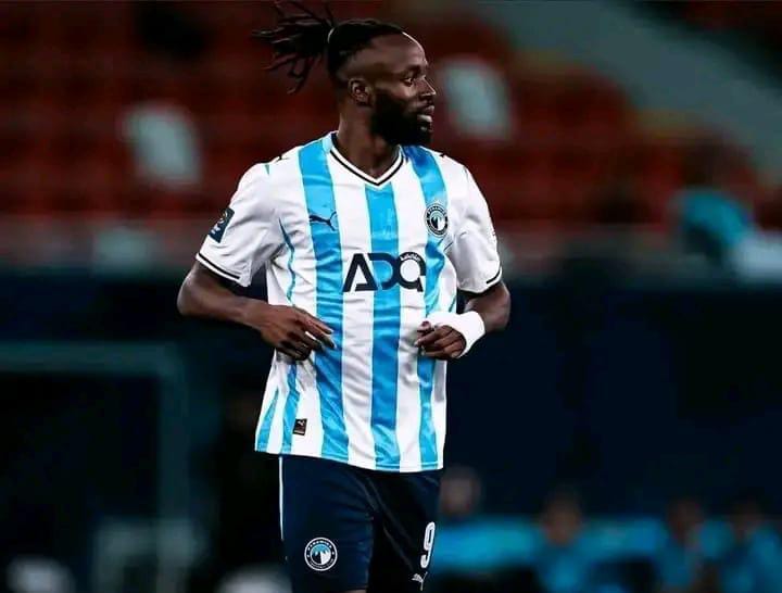 I_One_News's tweet image. ⚽ CAF-C1 : Pyramids FC éliminé  
👉 Défaite 2-1 face au FAR Rabat  
📊 Score cumulé : 3-2  
⚽ But de Fiston Mayele (64’)  
🏆 FAR vise un 2e titre continental  

#CAF #ChampionsLeague #PyramidsFC #FistonMayele #ASFar