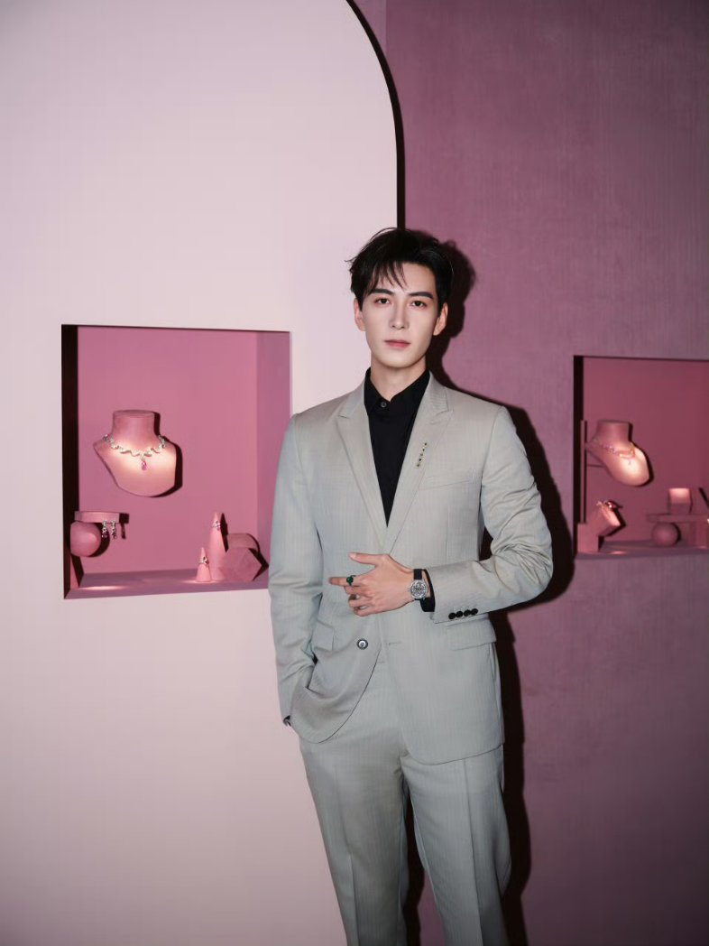 watch Three Body on wetv! #SoehartoBukanPahlawan tweet media