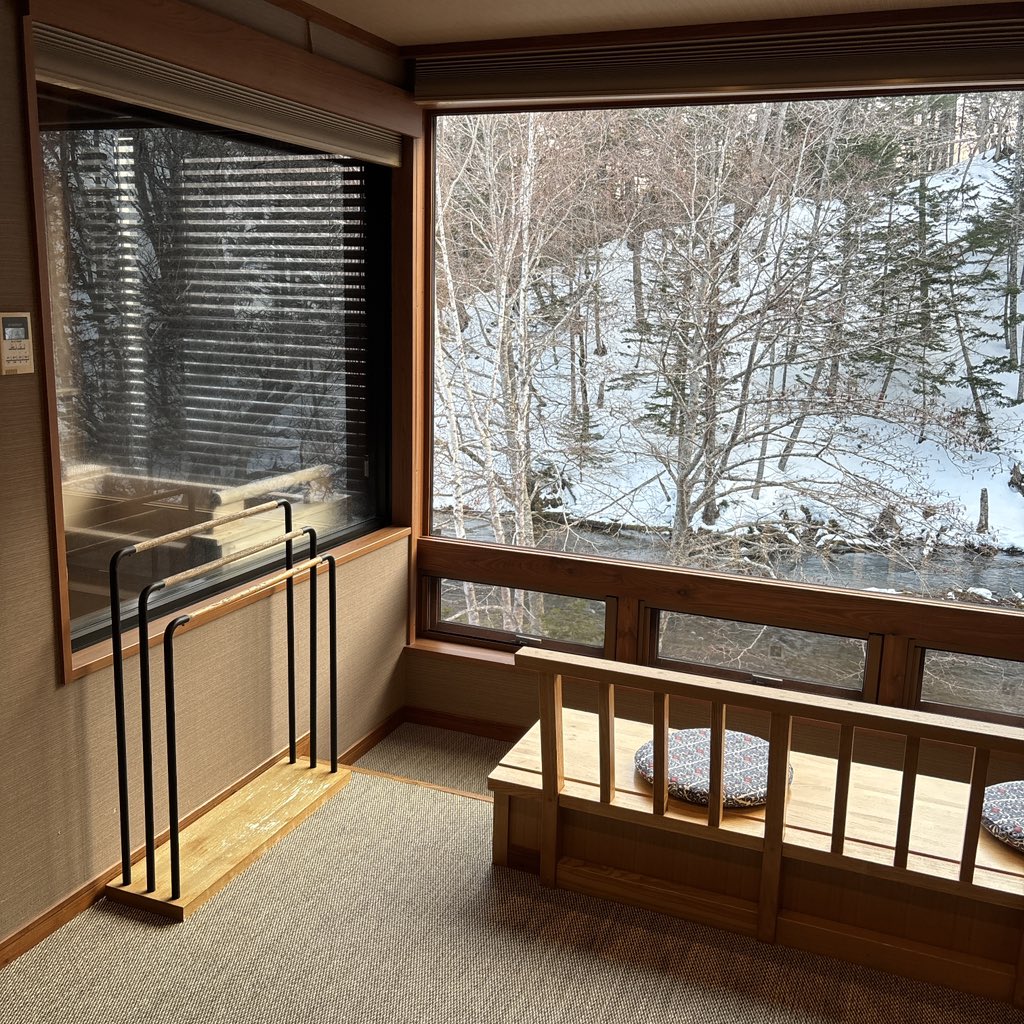 辛抱キャット tweet media