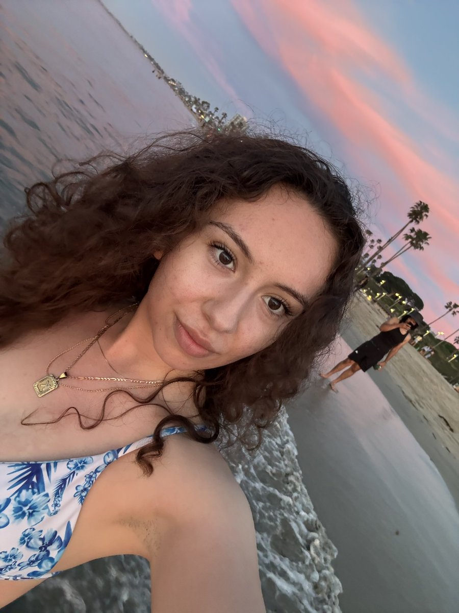 kkatelynt's tweet photo. Ran 2 miles n went in the water https://t.co/3Eo6bAF1LZ