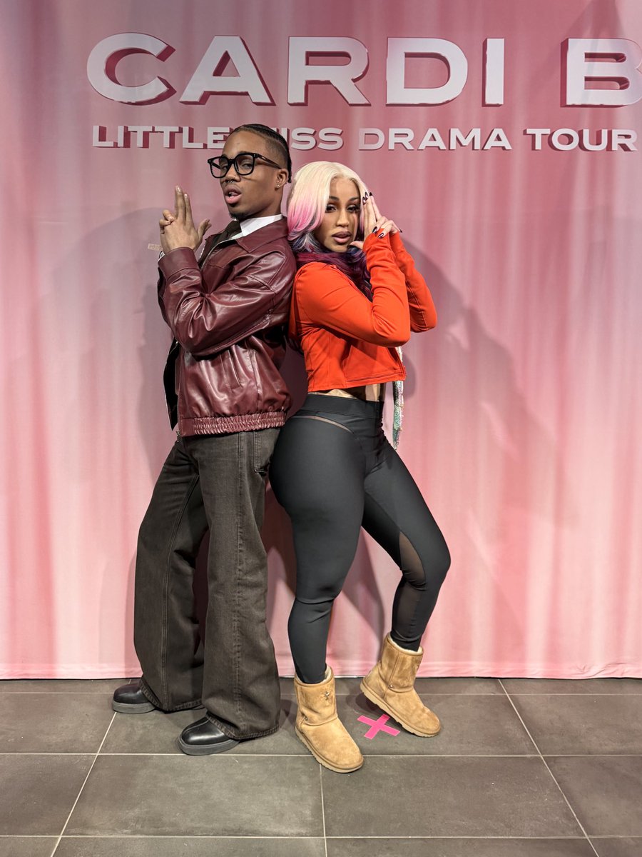 ✭ : Marii IS THE DRAMA ∞ 𐚁₊🪽🤎 tweet media