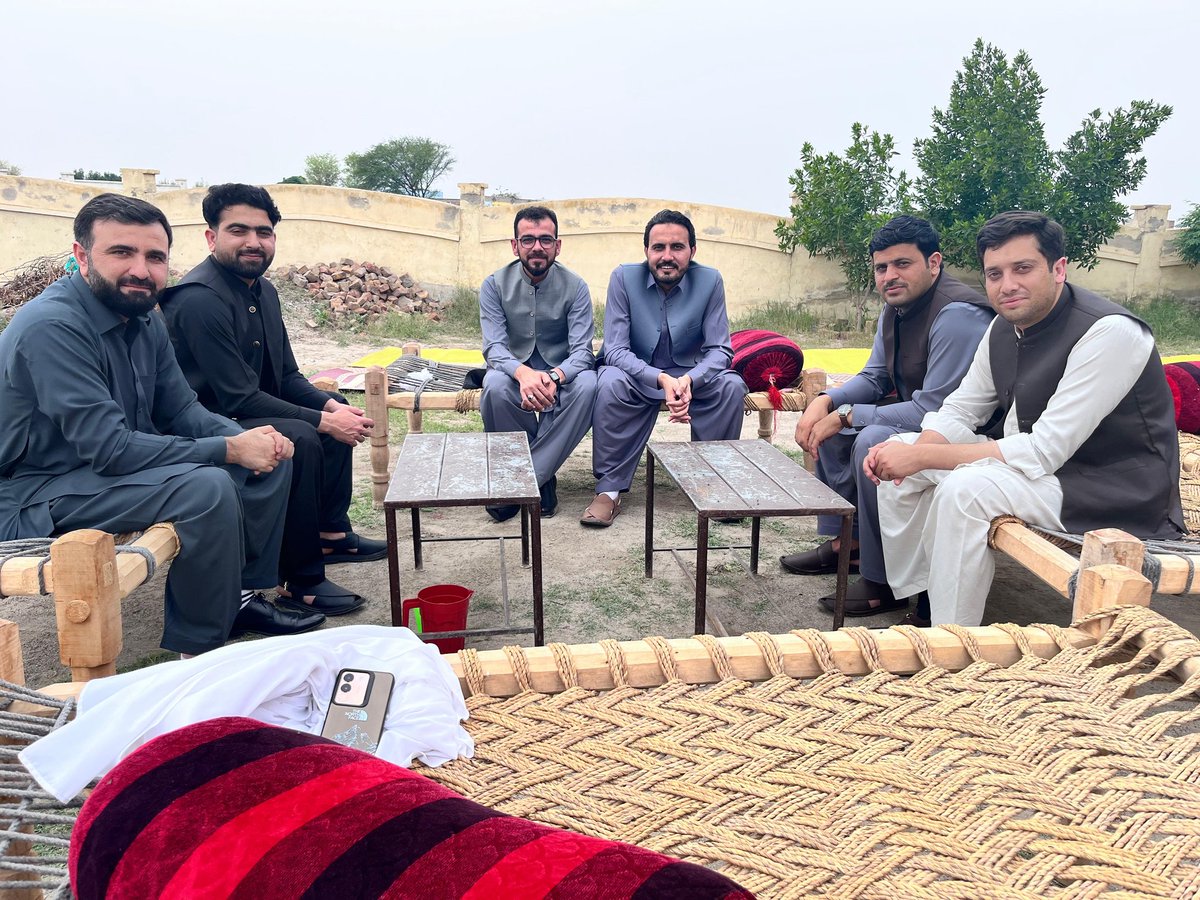 insha878's tweet photo. #EidUlFitr
#2K26
#Friends
#LakkiMarwat https://t.co/tNBsCaqX46