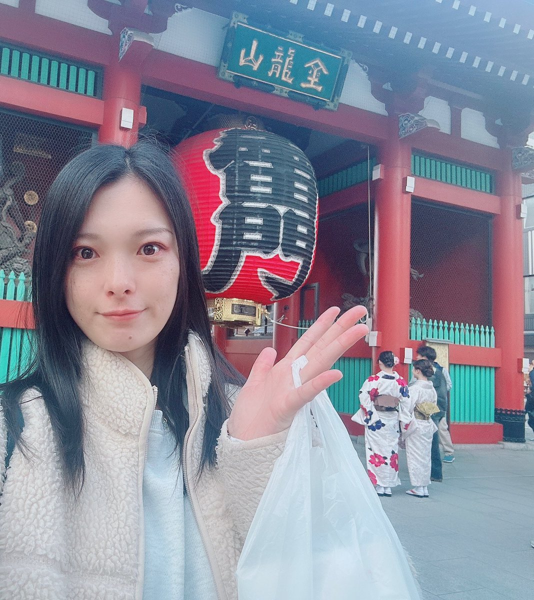 #おはとも🕊️
#海賊のように飲む会 

少し前に行った浅草寺！
おみくじひいたら大吉だった🌸
しっかりお土産に人形焼😋笑
少し駆け足だったので次はゆっくり来たいなぁ♪