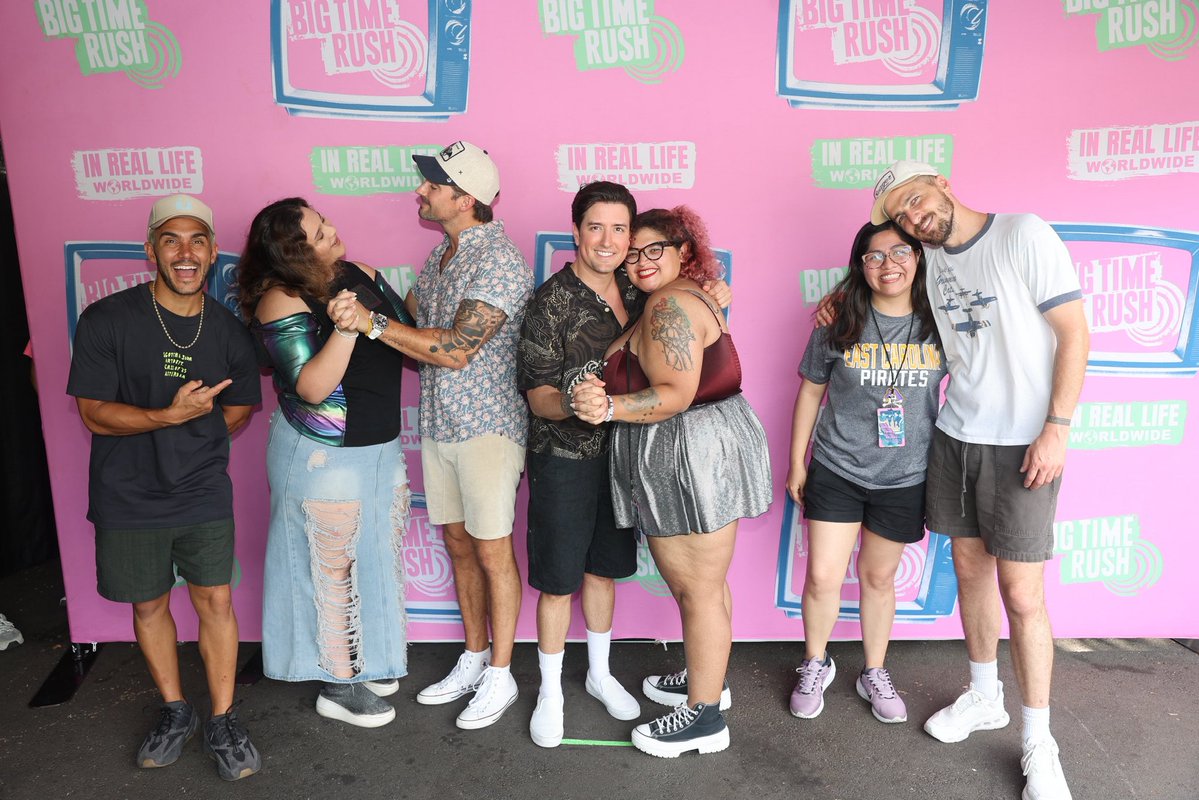 nicole🌙 tweet media