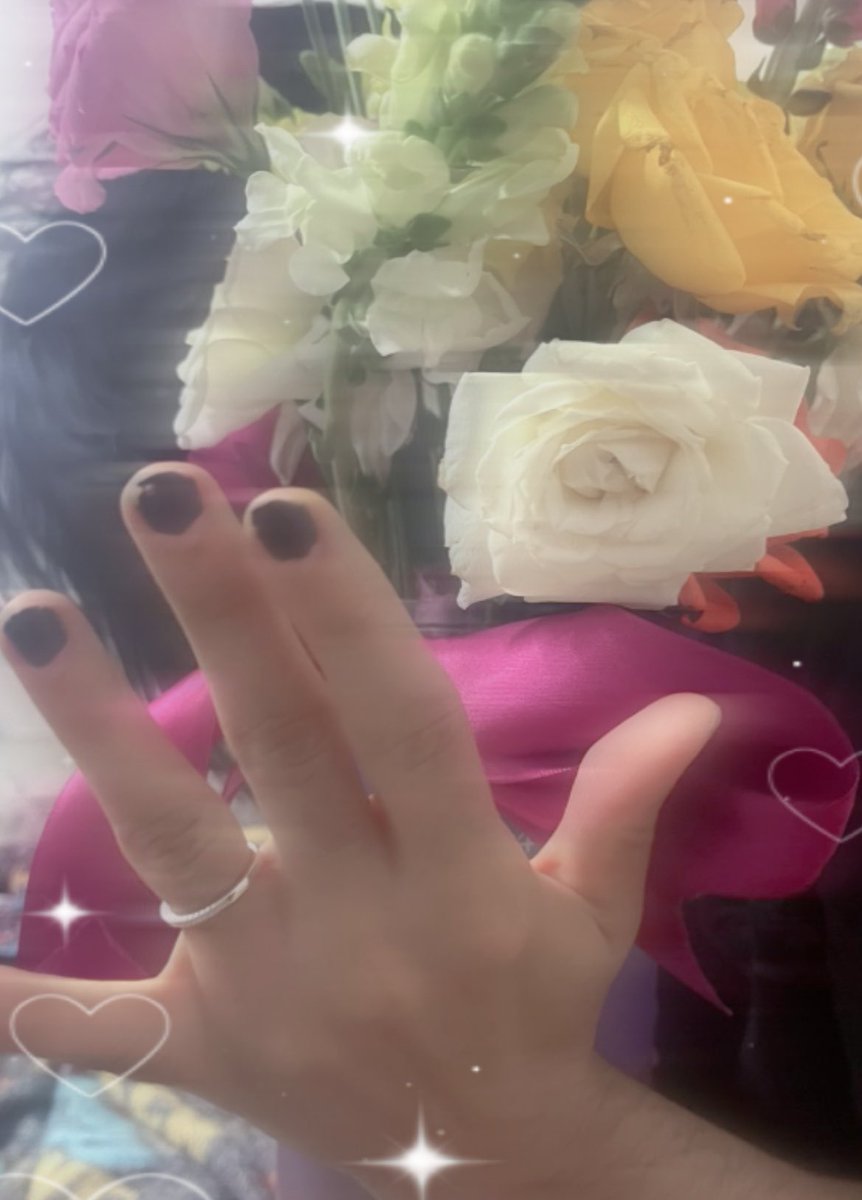 candy necklace tweet media