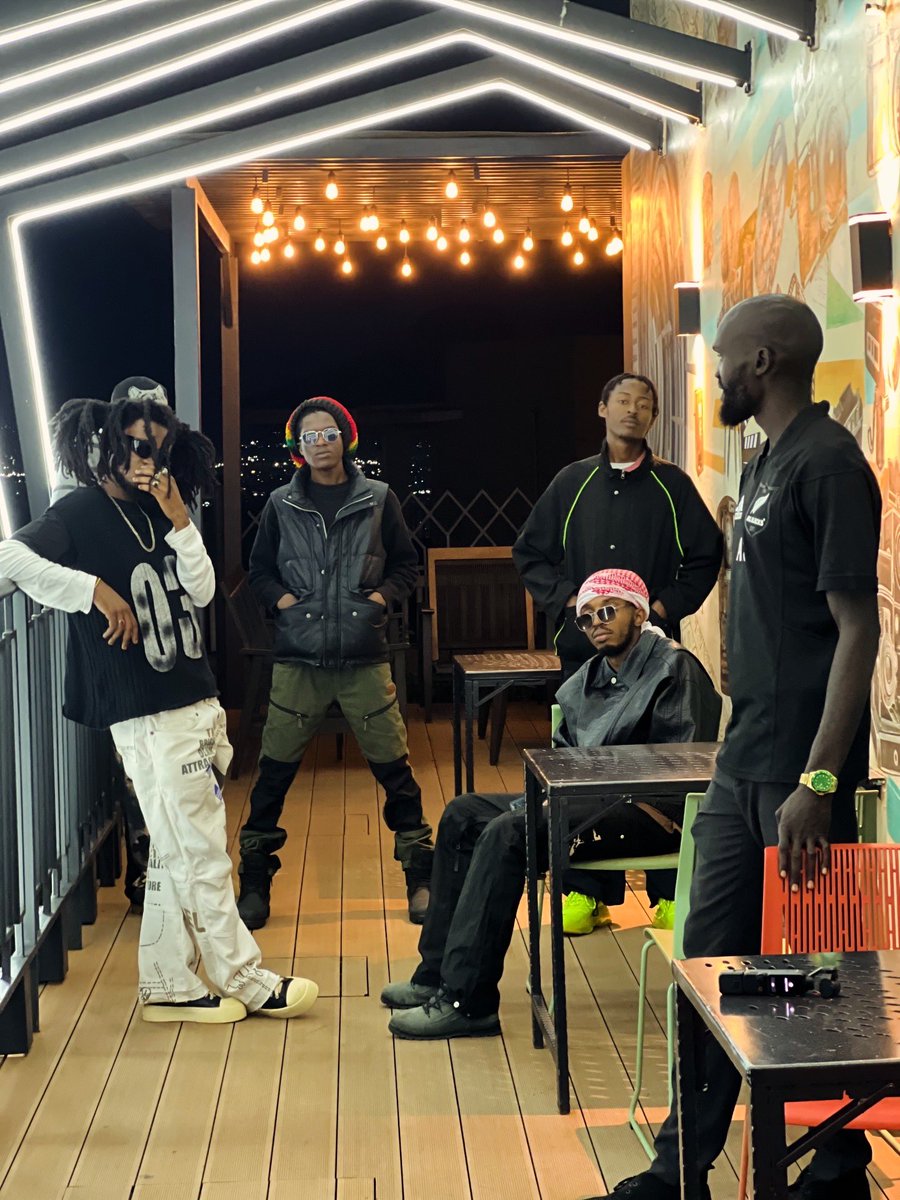 J E N E👑✨ tweet media