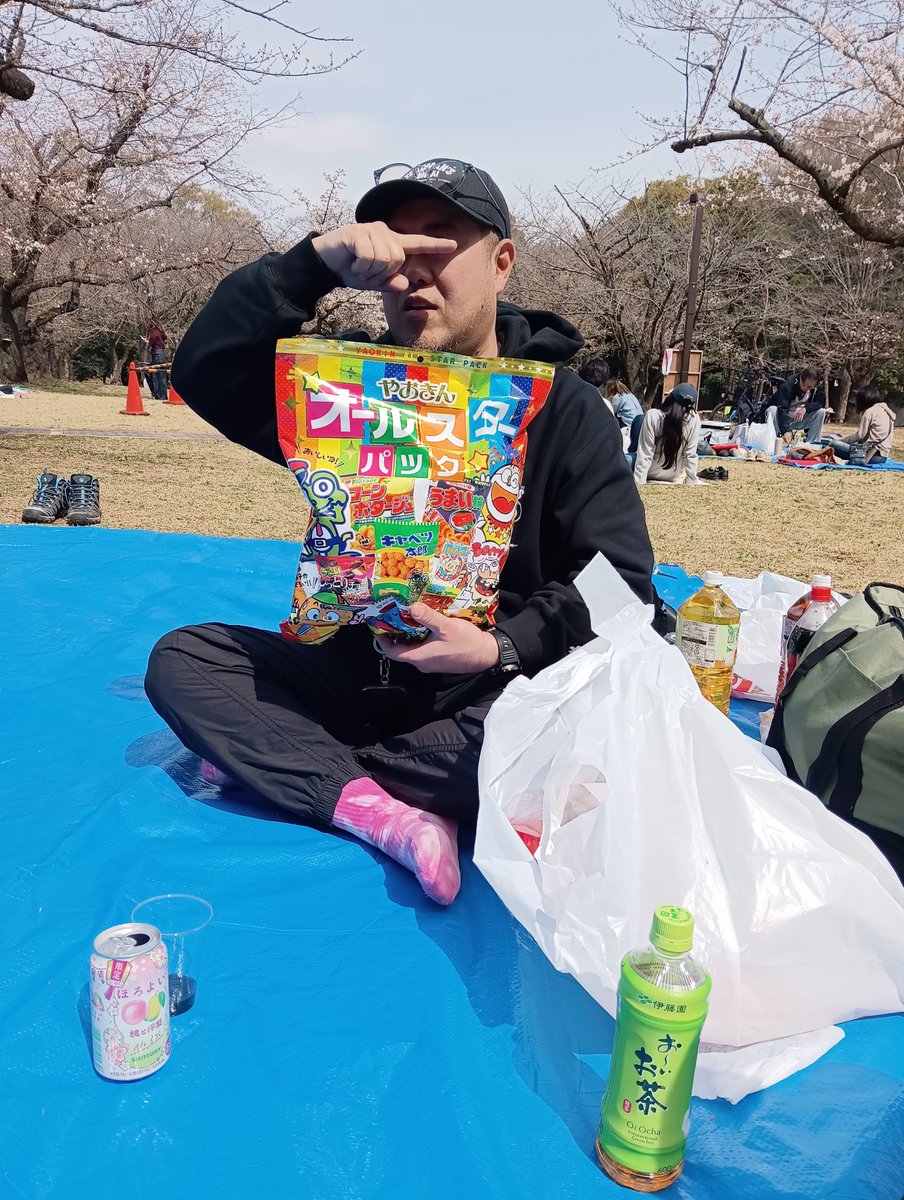 えいそ tweet media